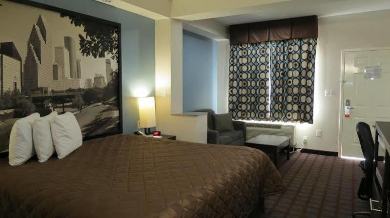 Отель Super 8 By Wyndham Houston North I-45 Экстерьер фото